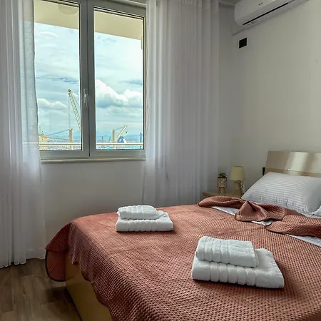 Luxurious Apartment, Historic Center & Sea View *